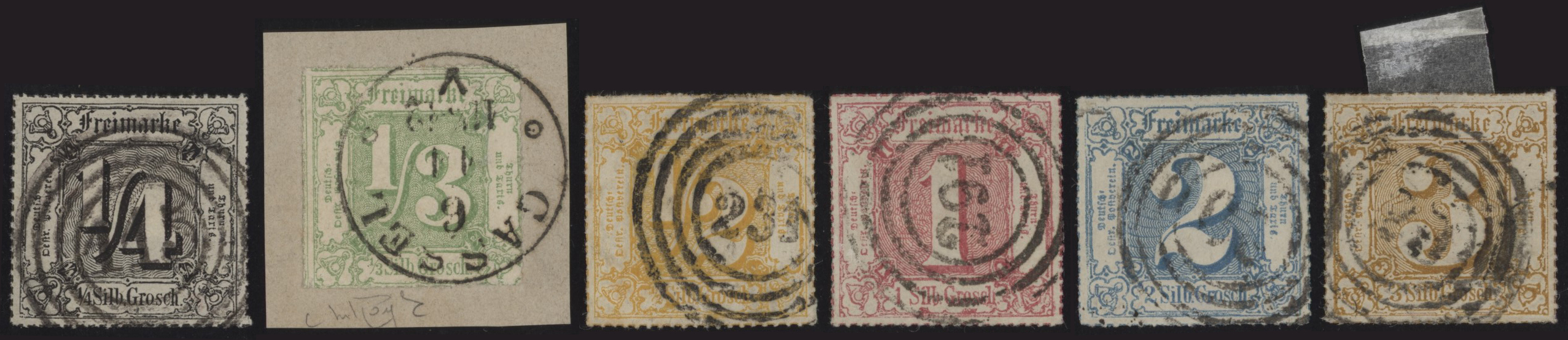 THURN E TAXIS - <p>
	<strong>1866 - Perforati a trattini colorati</strong>, n&deg; 26/31, Mi n&deg; 45/50 (3.170,00 &euro;), ottima eccellente. EBEL e Dr. Fischer BPP (n&deg; 26, 1/4 nero), certificato Raybaudi (n&deg; 27, 1/3 verde, su frammento), Richter e Helbig (1/2 giallo, n&deg; 28), Georg Buhler (n&deg; 30, 2 s. azzurro).</p>
<p>
	<strong>1866 - Gez&auml;hnte farbige striche</strong>, Nr. 26/31, Mi Nr. 45/50 (3.170,00 &euro;), sehr gut ausgezeichnet. EBEL und Dr. Fischer BPP (Nr. 26, 1/4 schwarz), Raybaudi-Zertifikat (Nr. 27, 1/3 gr&uuml;n, auf Fragment), Richter und Helbig (1/2 gelb, Nr. 28), Georg B&uuml;hler (Nr. 30, 2 s. blau).</p>
